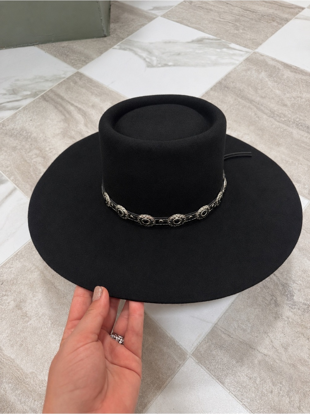Shyanne Black Wide-Brim Felt Hat with Decorative Concho Band